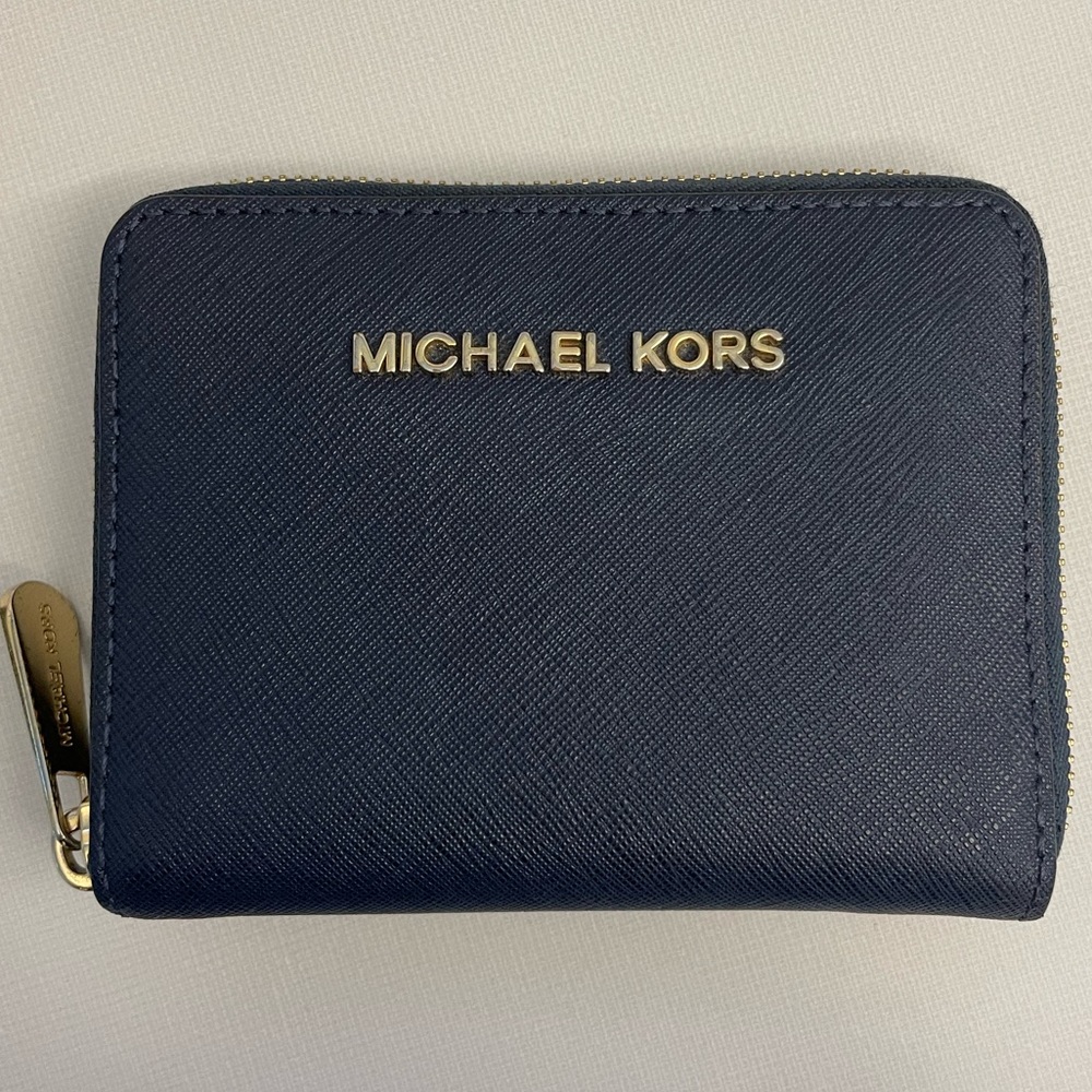 Michael Kors Zip Around Wallet